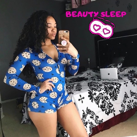 Other - Women’s sleep cookie onesie 💙🍪